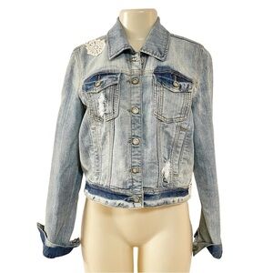 1st Kiss Blue Jean Distressed Denim Trucker Jacket Femme Cream Crochet‎ Detailed